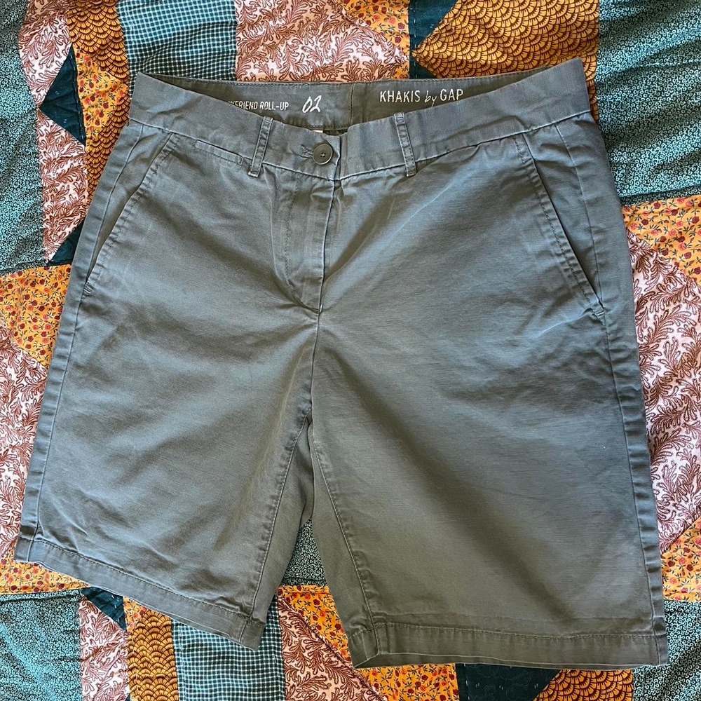 Gap Khakis Boyfriend Roll-Up Shorts Green Cotton Size 2 Womens